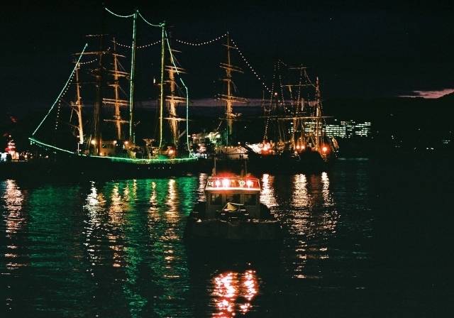 祭り 帆船night a70 sony50f1.4 fuji400 20150428  14 (640x448).jpg